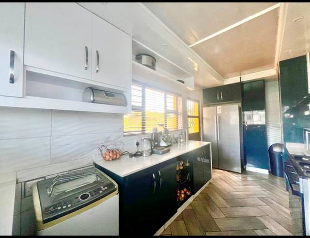 3 BEDROOM HOUSE FOR SALE IN HAYFIELDS